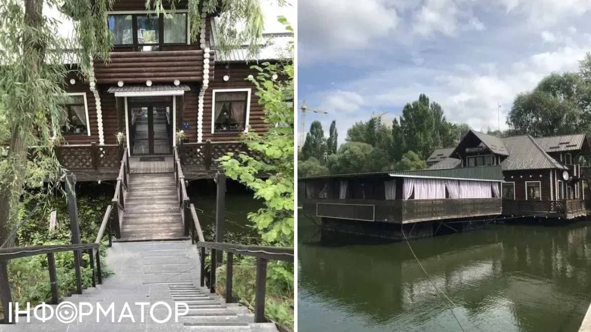 Объект водной недвижимости размещен на двух дебаркадерах