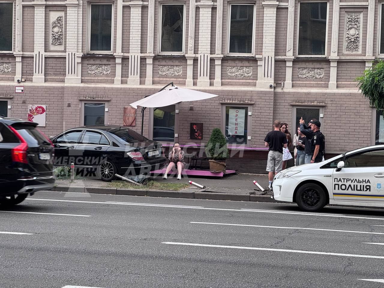 Похоже, виниться ДТП тоже в шоке от инцидента