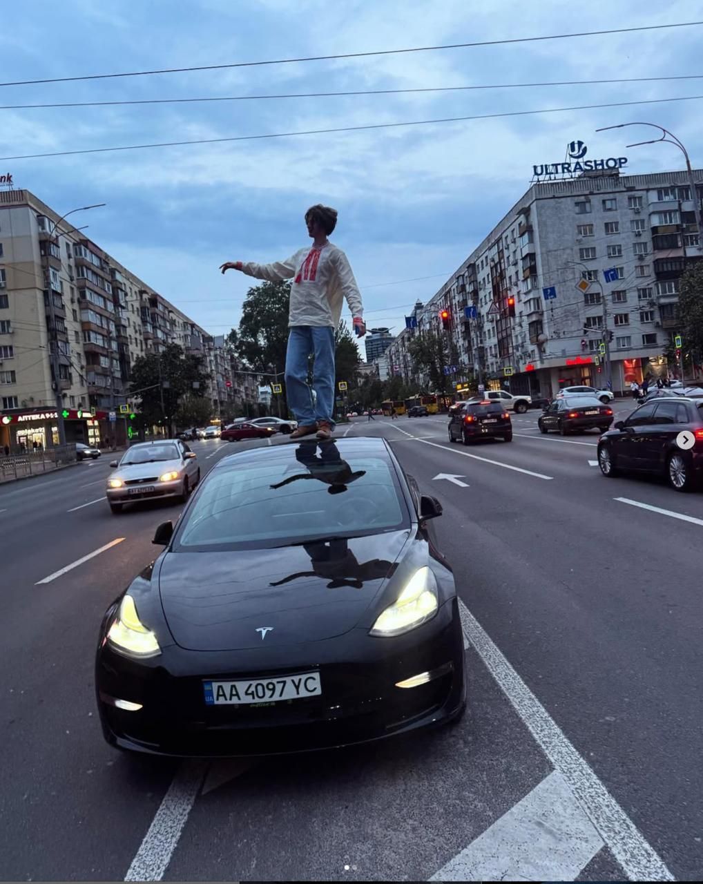 Пролетел эскалаторы г. Арсенальная за 35 секунд: киевлянин установил сомнительный рекорд