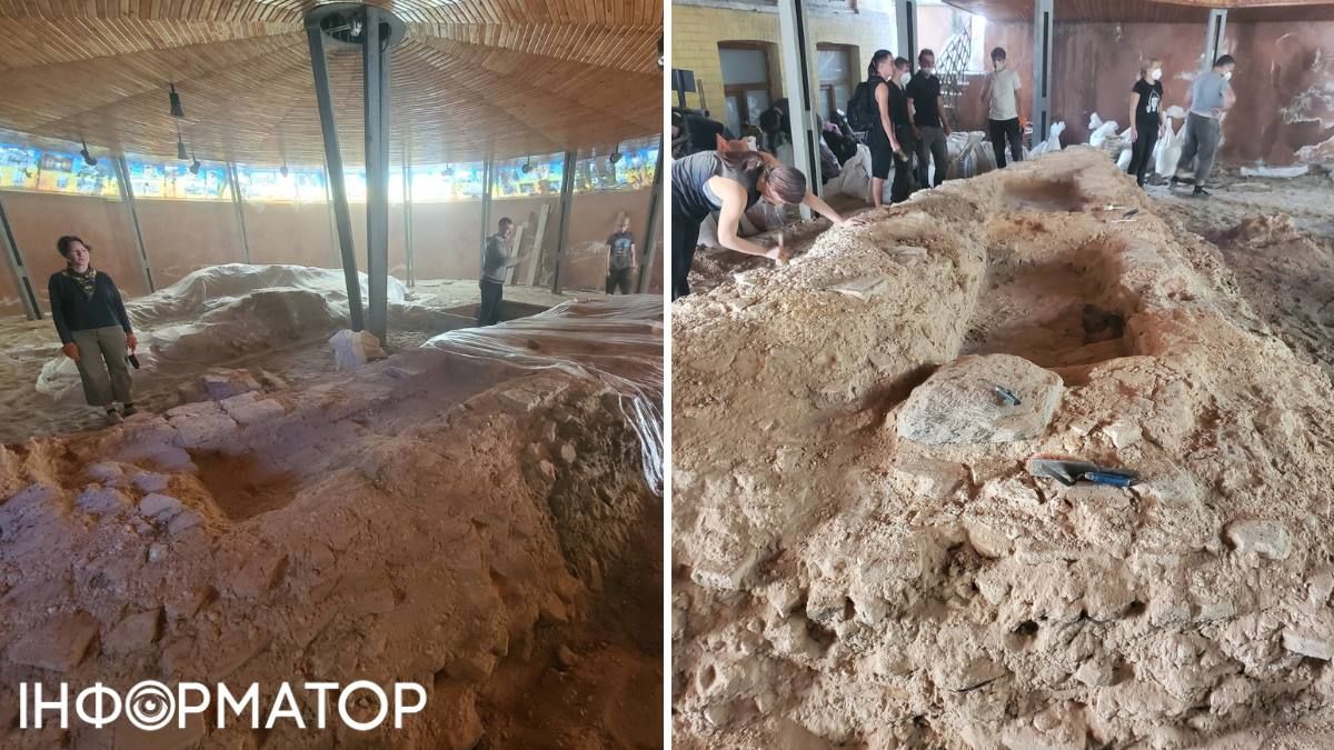 Исследователи-археологи и обычные волонтеры чистили останки стен от извести и песка. Фото: ДИАЗ Древний Киев