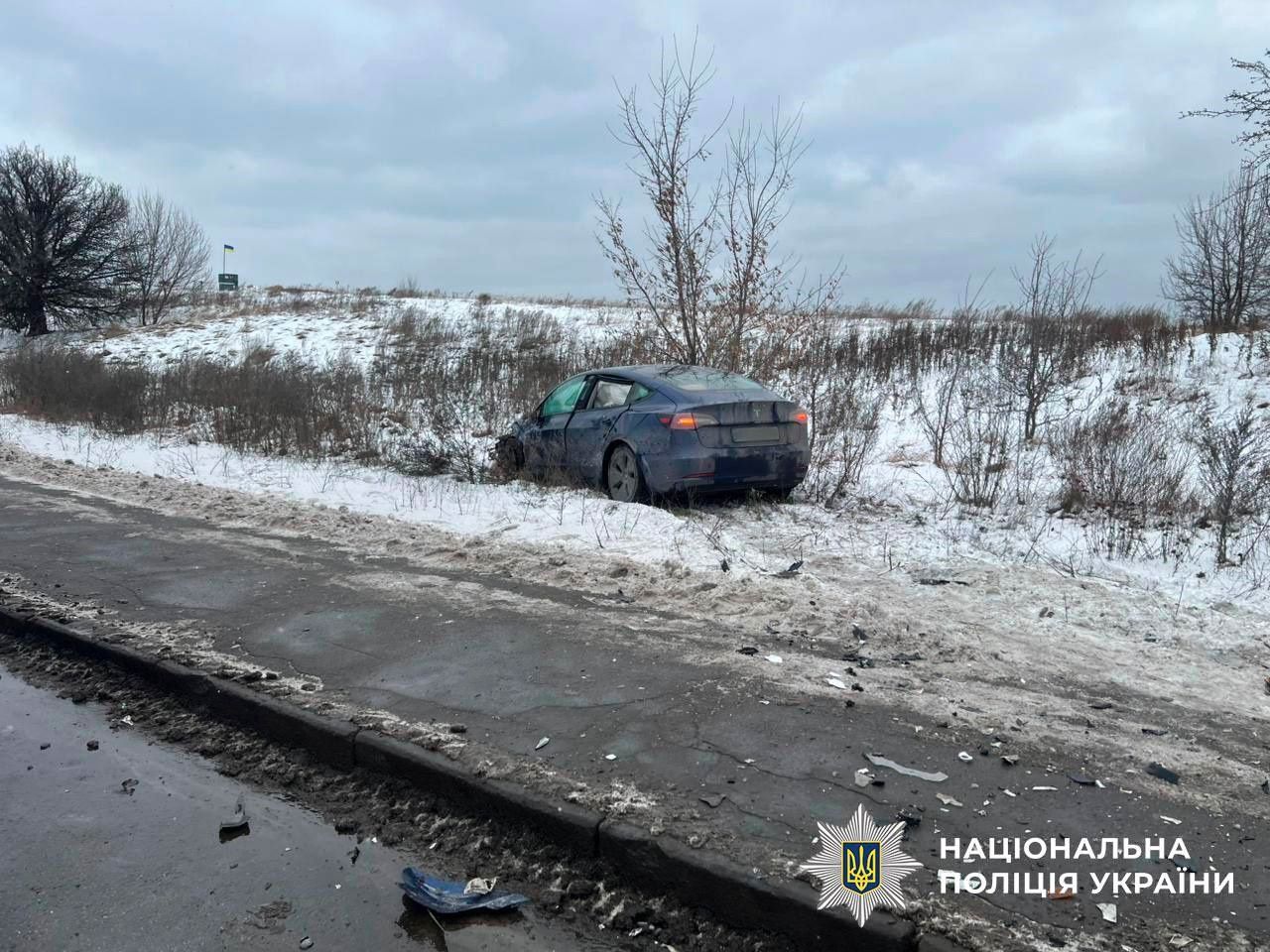 У Києві мікроавтобус виїхав на зустрічку: є загиблий, постраждали дівчата-пасажирки 1
