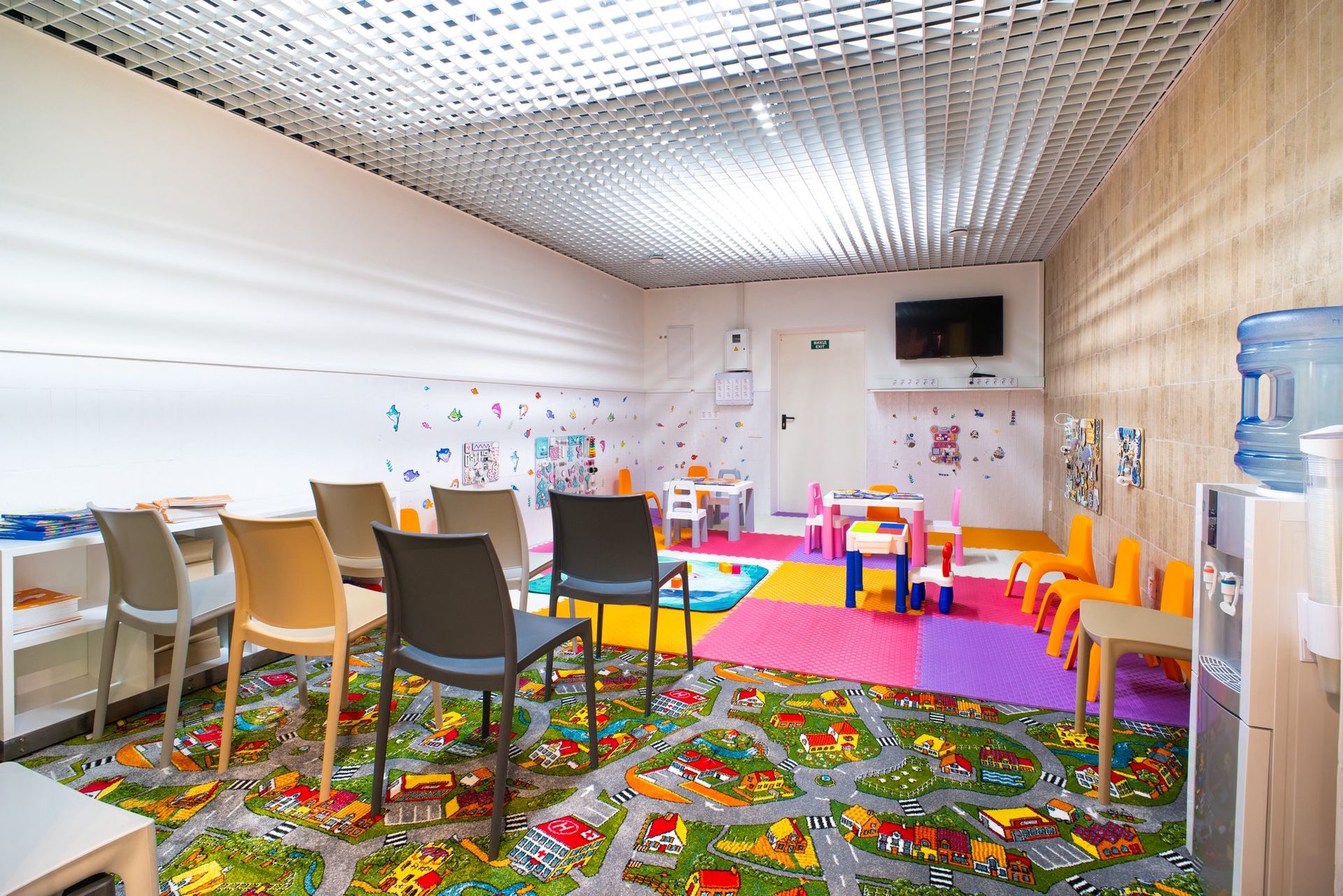 Київські ТРЦ запрошують почіліти після жахливої ночі: є безкоштовна ковзанка й колесо огляду 1