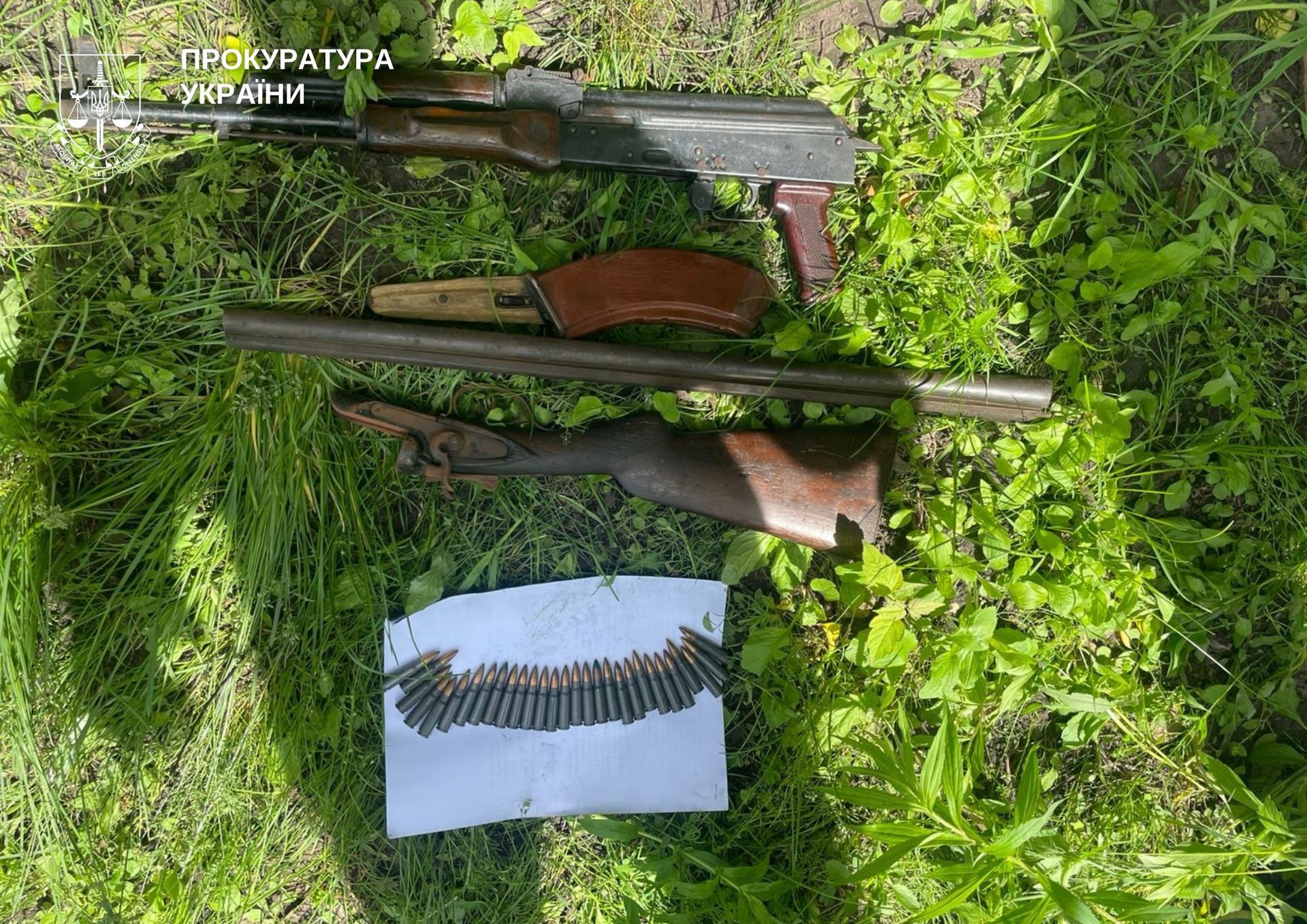 Преступники также имели оружие