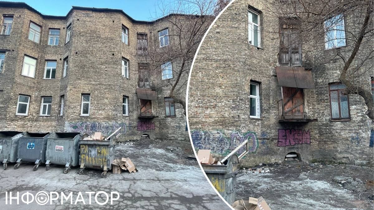 Надзвичайно атмосферний і похмурий будинок по вул. Межигірській: з найцікавішого - двері на 1 та 2 поверхах, забиті дошками, які колись виходили на балкони