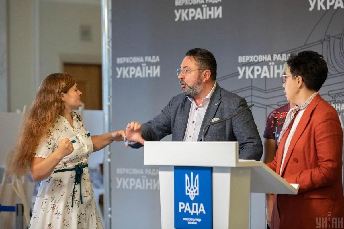 Крат і Потураєв