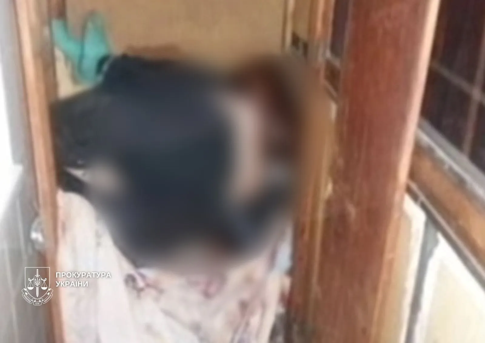 Жахливий кадр з місця злочину: тіла жертв знайшли у шафі на балконі квартири
