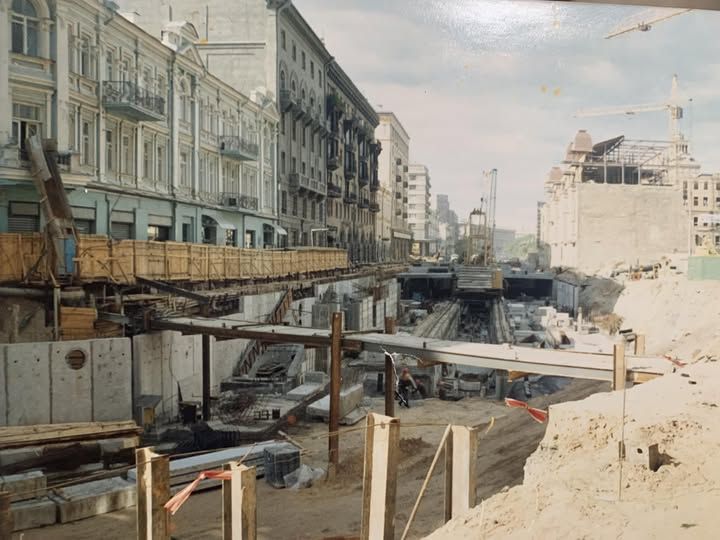Строительство Метрограда на Крещатике велось в конце 1990-х, а сдали его в 2001 году