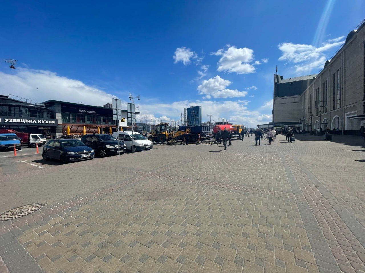 Аварія труби біля вокзалу