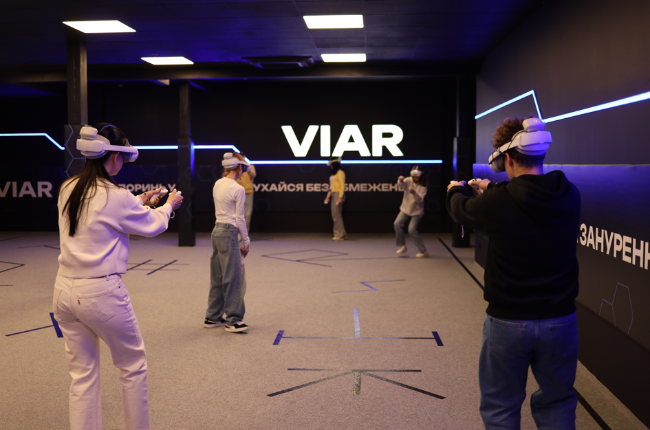 У Києві відкрився новий VR-клуб ВІАР на Дарниці: де відсвяткувати день народження та провести вікенд 2