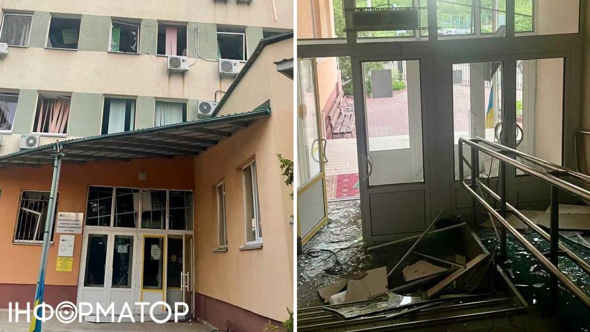 Взрывом вынесло окна и двери, исказило рабочие кабинеты в целом здании. Фото: Леся Карнаух Взрывом вынесло окна и двери, исказило рабочие кабинеты в целом здании. Фото: Леся Карнаух