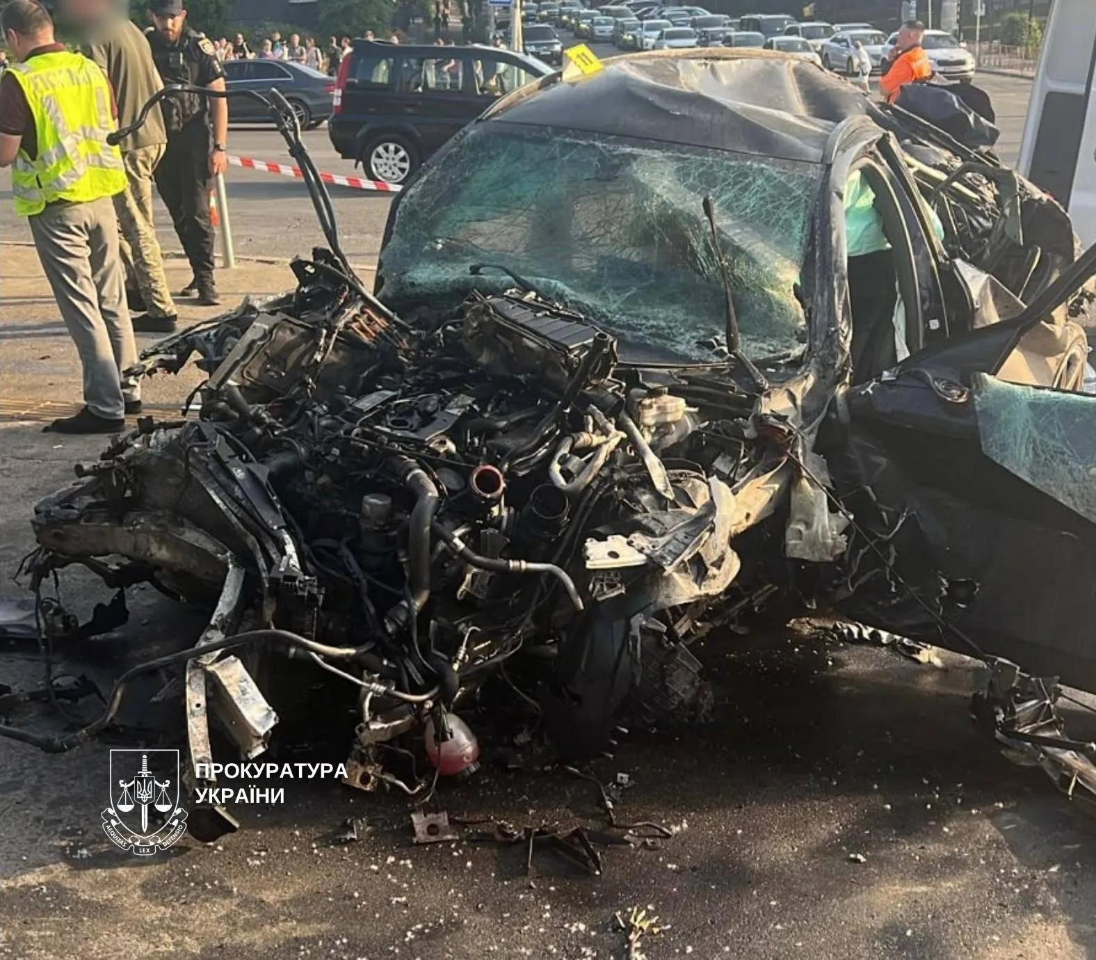 Изуродованный автомобиль водителя, совершившего смертельное ДТП в Киеве 5 июня, фото: Офис генерального прокурора
