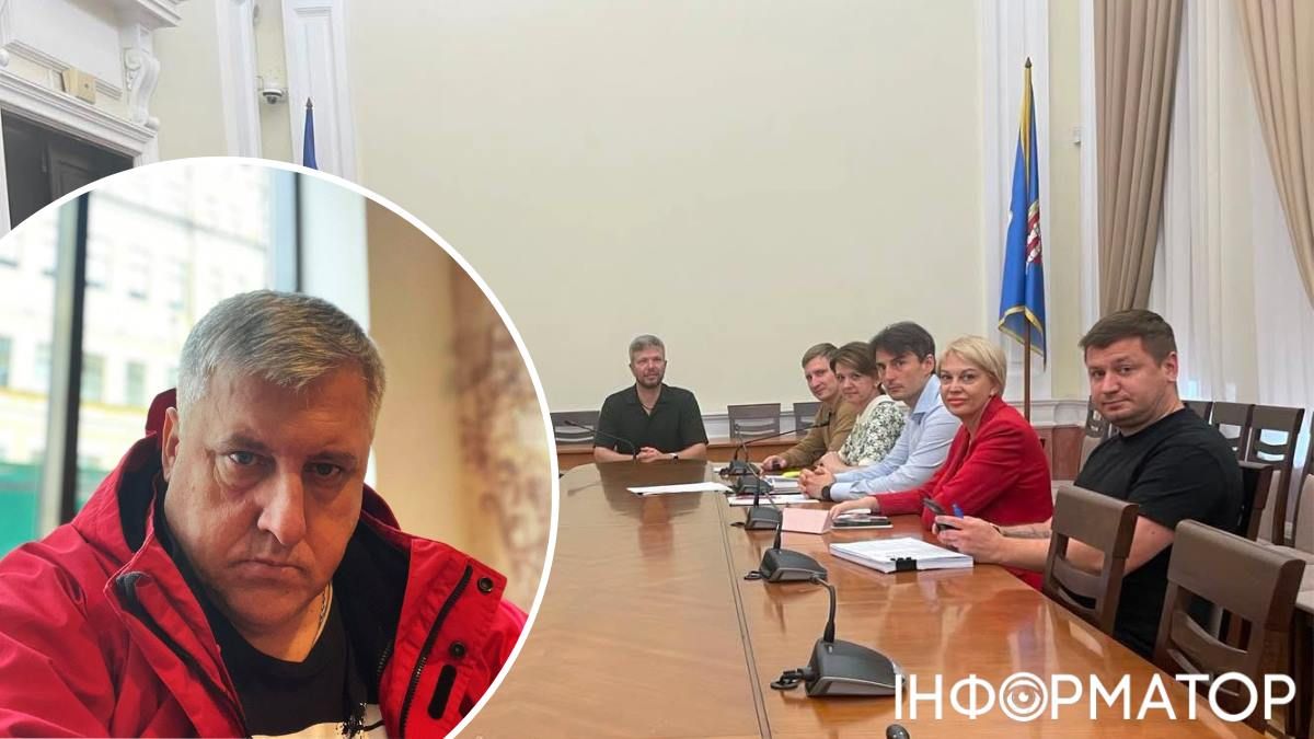 Член Громради при КМДА Тарас Білінський вимагає положення про райради - у робочій групі кажуть, що питання вже, нібито, підняли Член Громради при КМДА Тарас Білінський вимагає положення про райради - у робочій групі кажуть, що питання вже, нібито, підняли