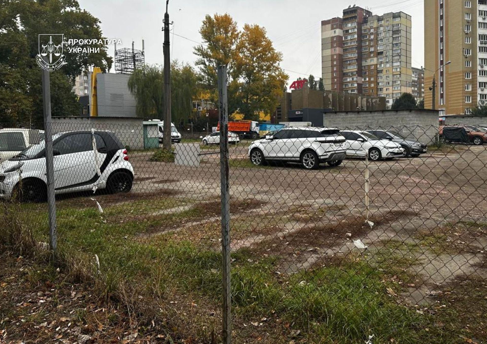 Самовольно возведенные сооружения обязали снести Киев