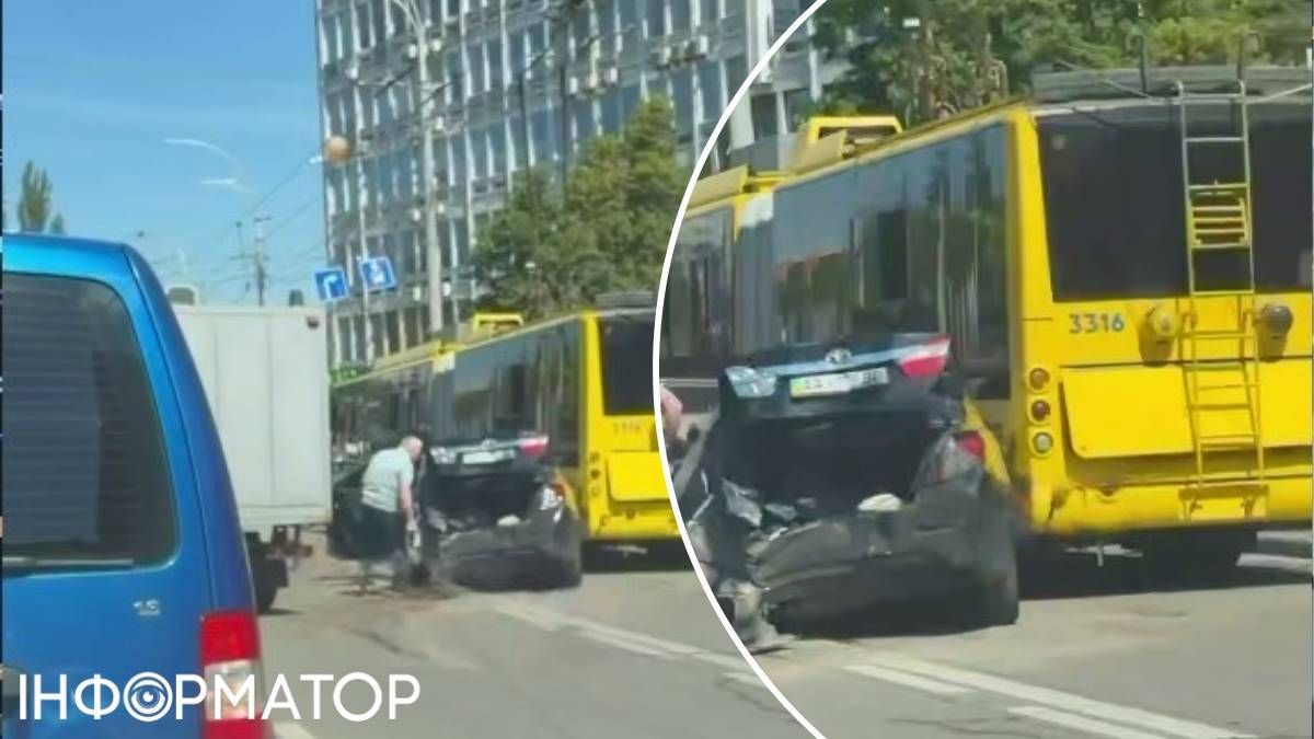 У Києві авто поліції спровокувало ДТП - копи наздогнали Toyota, та атакувала тролейбус