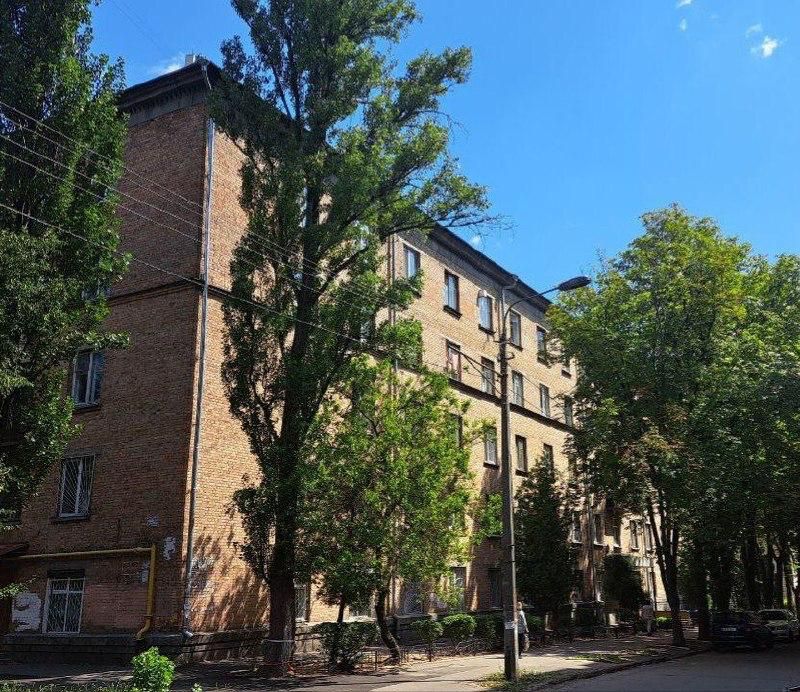 Долги за свет, отсутствие воды и табуны тараканов - что действительно происходит в общежитиях КНЭУ 6