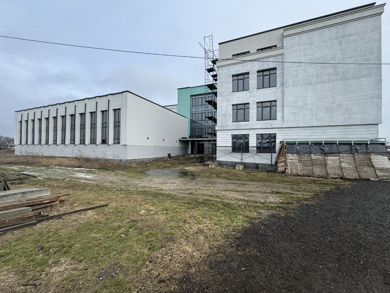 Станом на зараз школа у такому вигляді - і явно недобудована