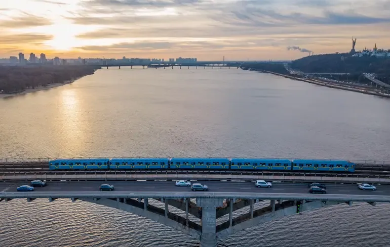 Мост метро отреставрируют Мост метро отреставрируют