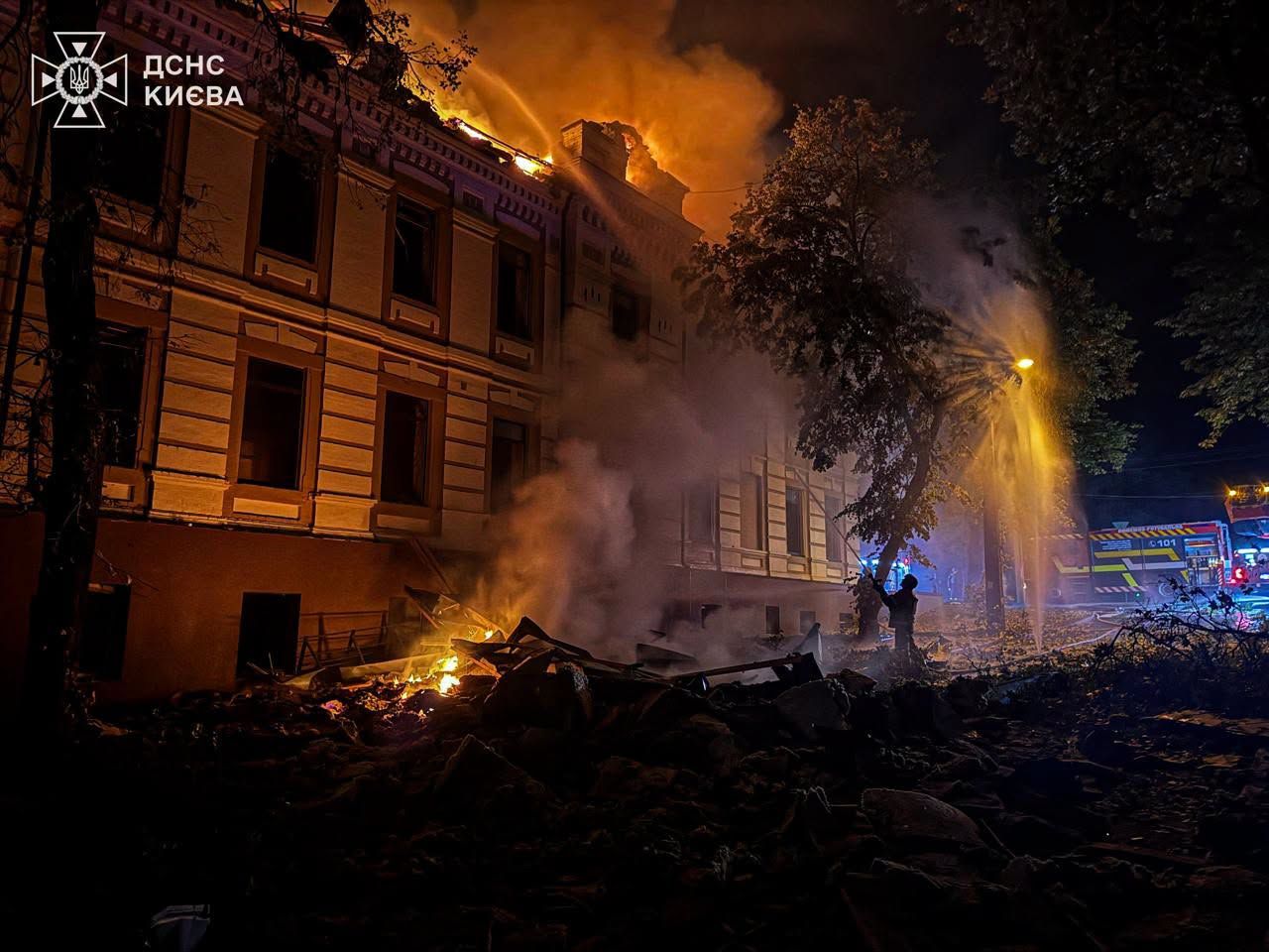 Поврежден жилой дом начала ХХ века по ул. Сечевых Стрельцов. Фото: ГСЧС. Ул. Сечевых Стрельцов