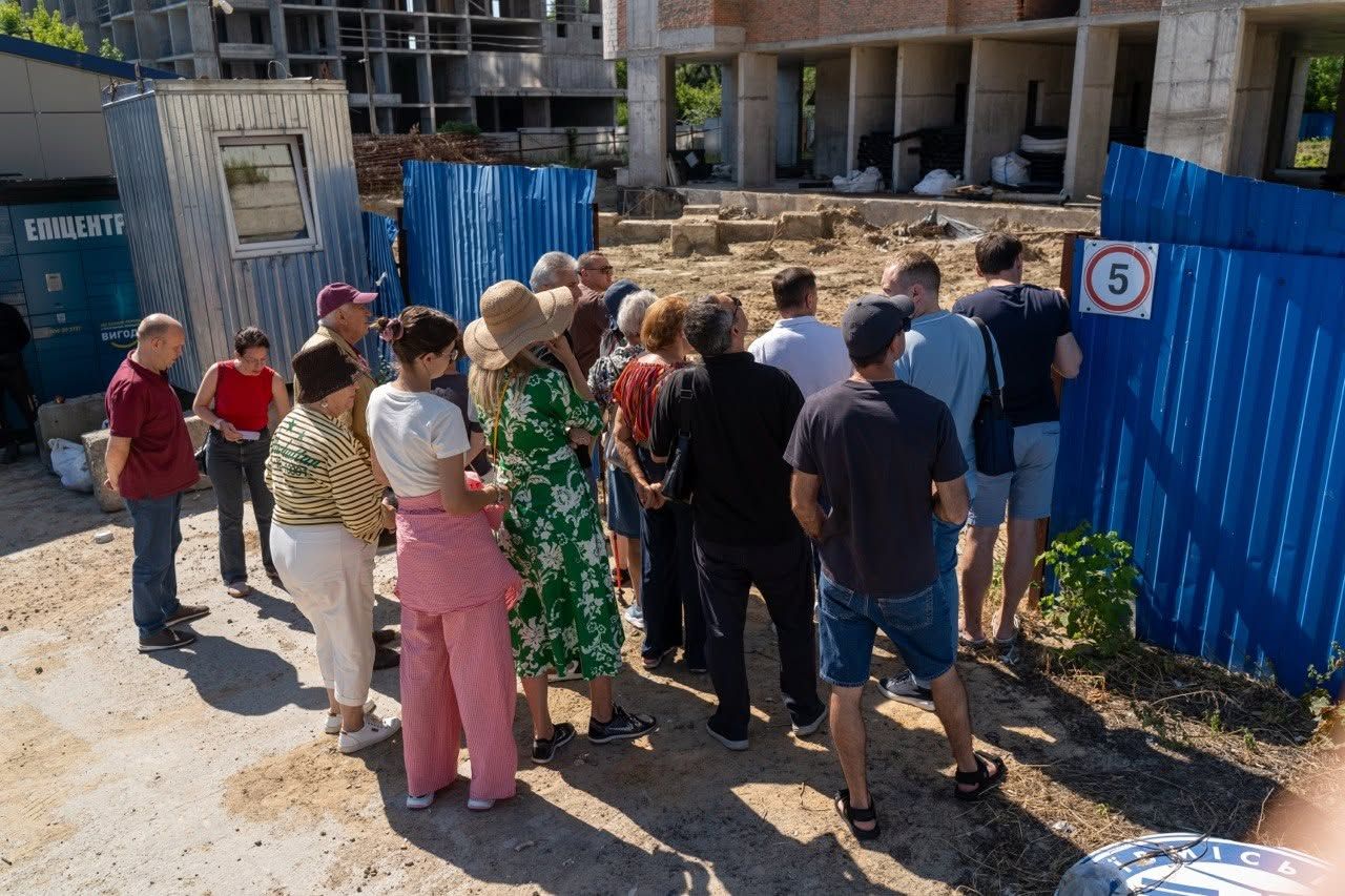 Зустріч біля ЖК