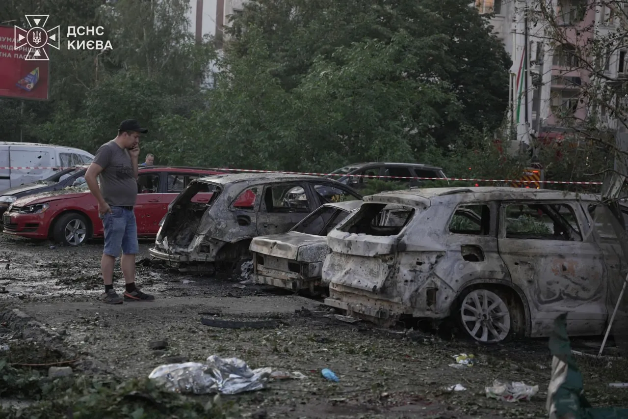 Последствия атаки по Киеву 1 августа 2026 года. Фото: ГСЧС