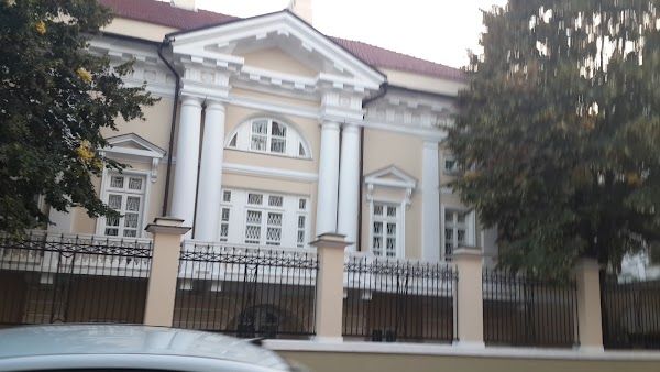 В офіційну резиденцю США в Києві потрібні працівники