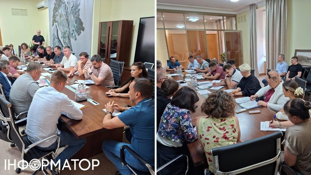 Простір столу навіть візуально був розділений на два табори - у підсумку так і не домовилися