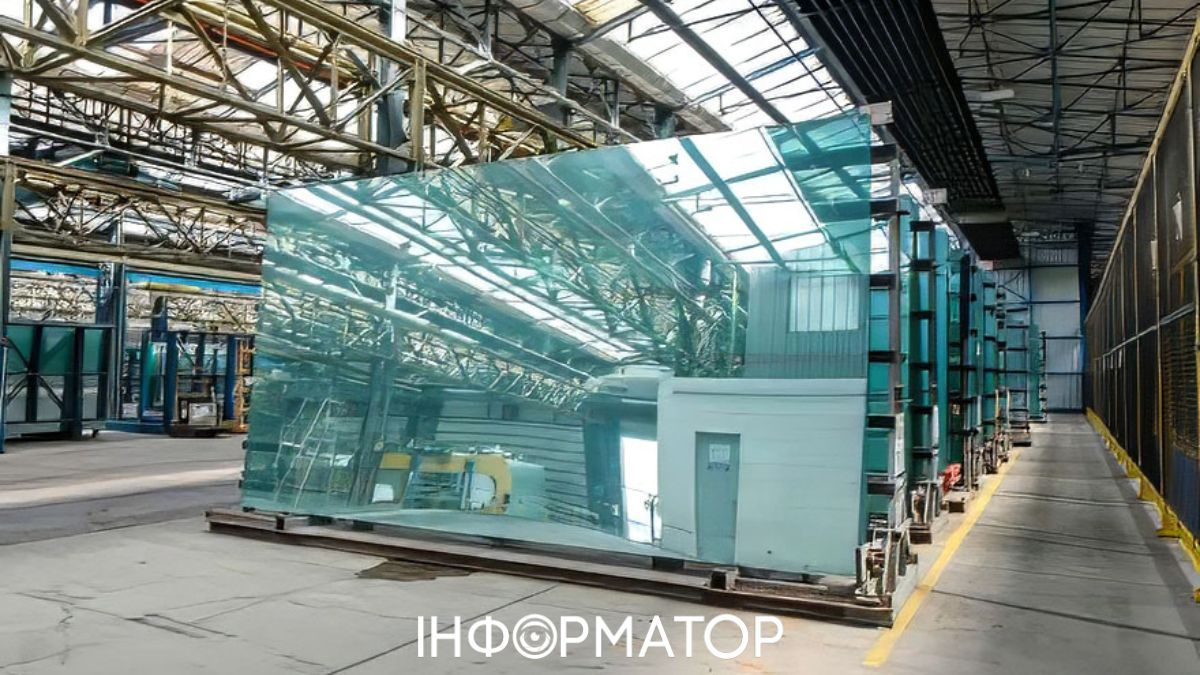 будівництво склозаводу
