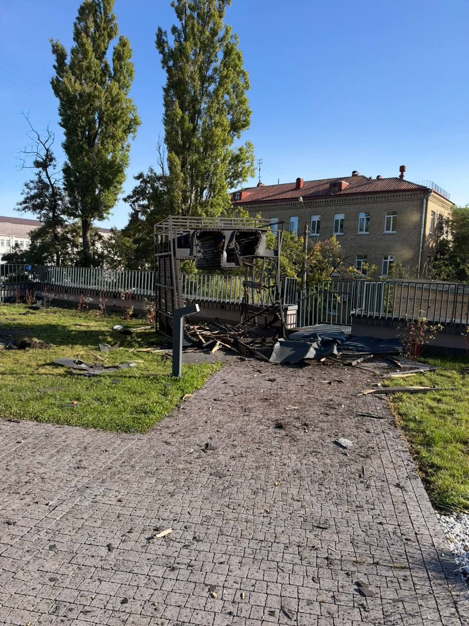 Пошкодження внаслідок атаки у Голосіївському районі