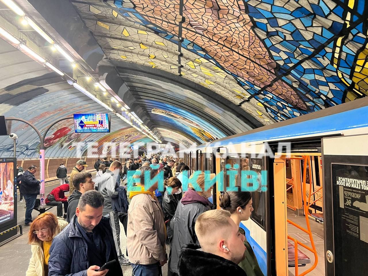 В метро Осокорки немає світла 9 жовтня