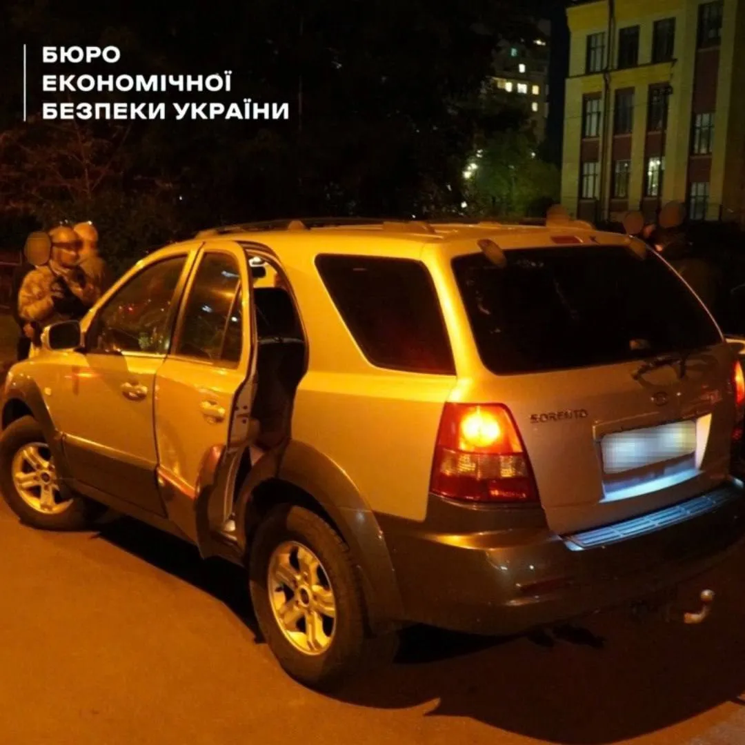 У Києві викрили схему продажу авто для ЗСУ, фото: БЕБ У Києві викрили схему продажу авто для ЗСУ, фото: БЕБ