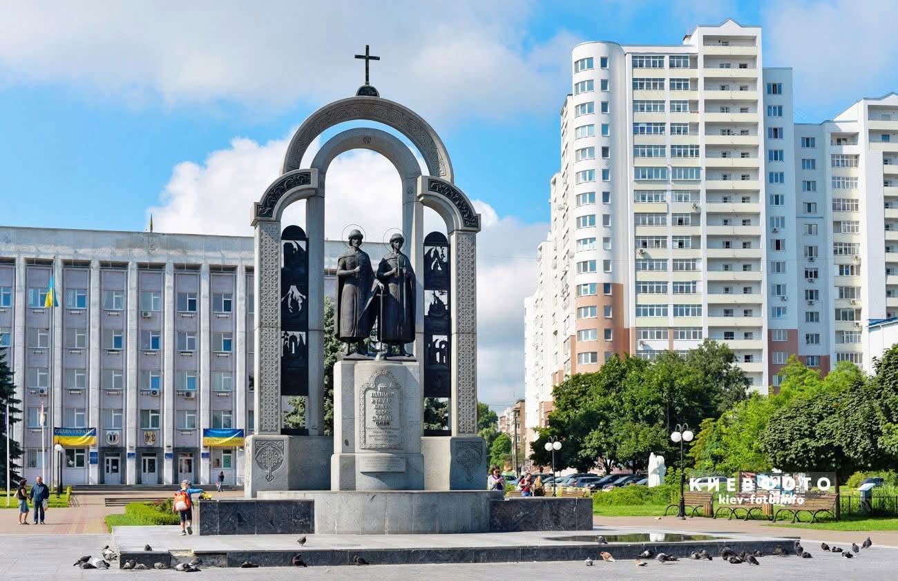 Авторів пам'ятника у Вишгороді обурила його оновлена версія Авторів пам'ятника у Вишгороді обурила його оновлена версія