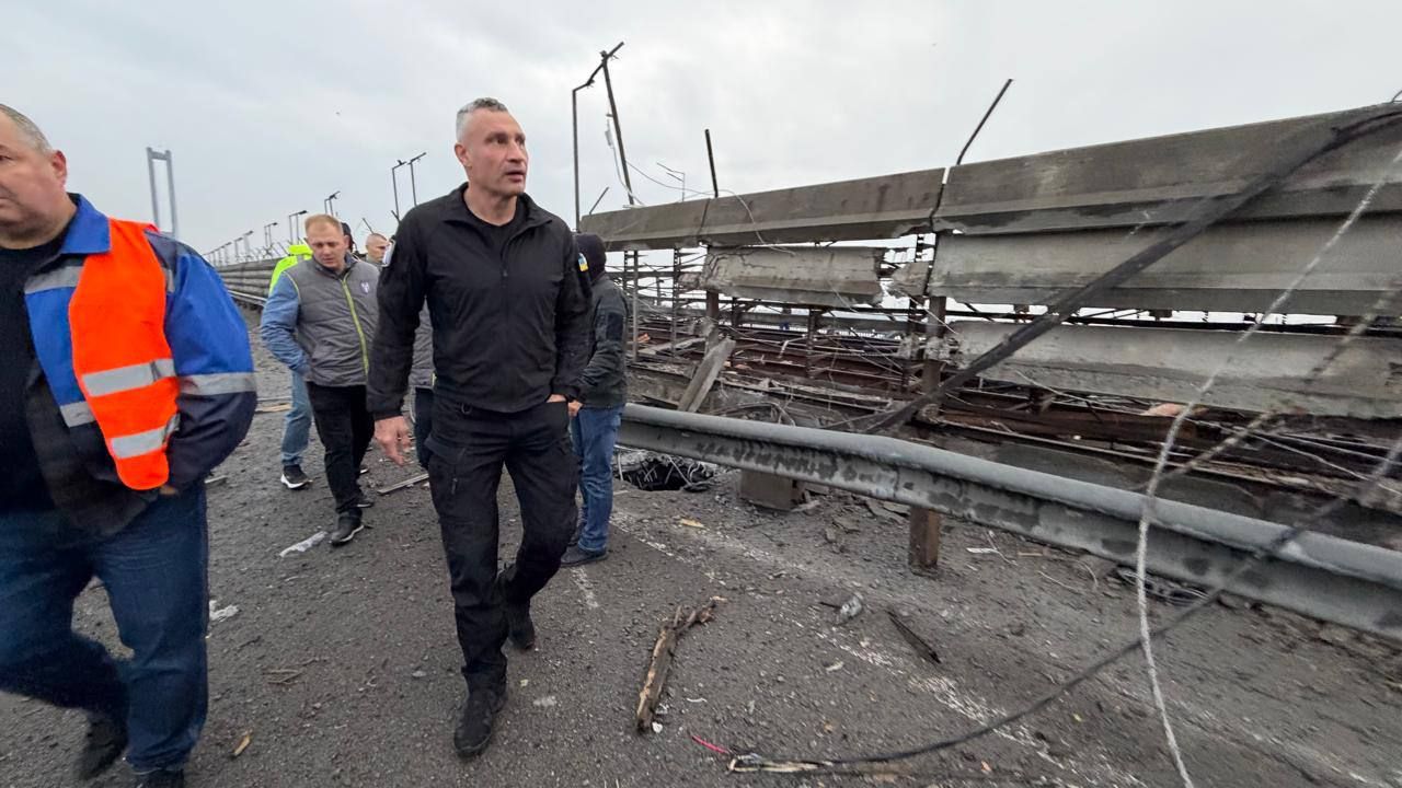 Пошкоджений Південний міст внаслідок нічної атаки