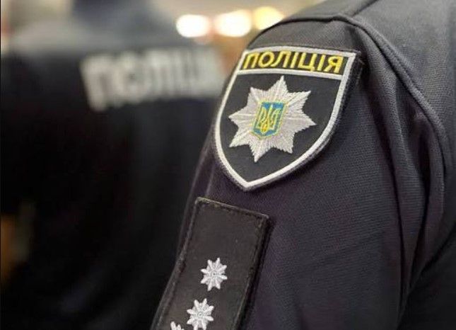 В Киеве полиция проверяет водителя маршрутки из-за обиды матери погибшего защитника В Киеве полиция проверяет водителя маршрутки из-за обиды матери погибшего защитника