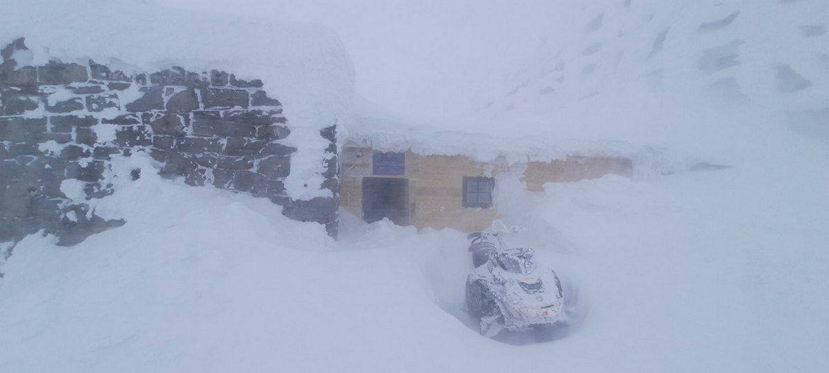 Через небезпеку сходження лавин прикарпатські рятувальники радять не ходити у гори 1
