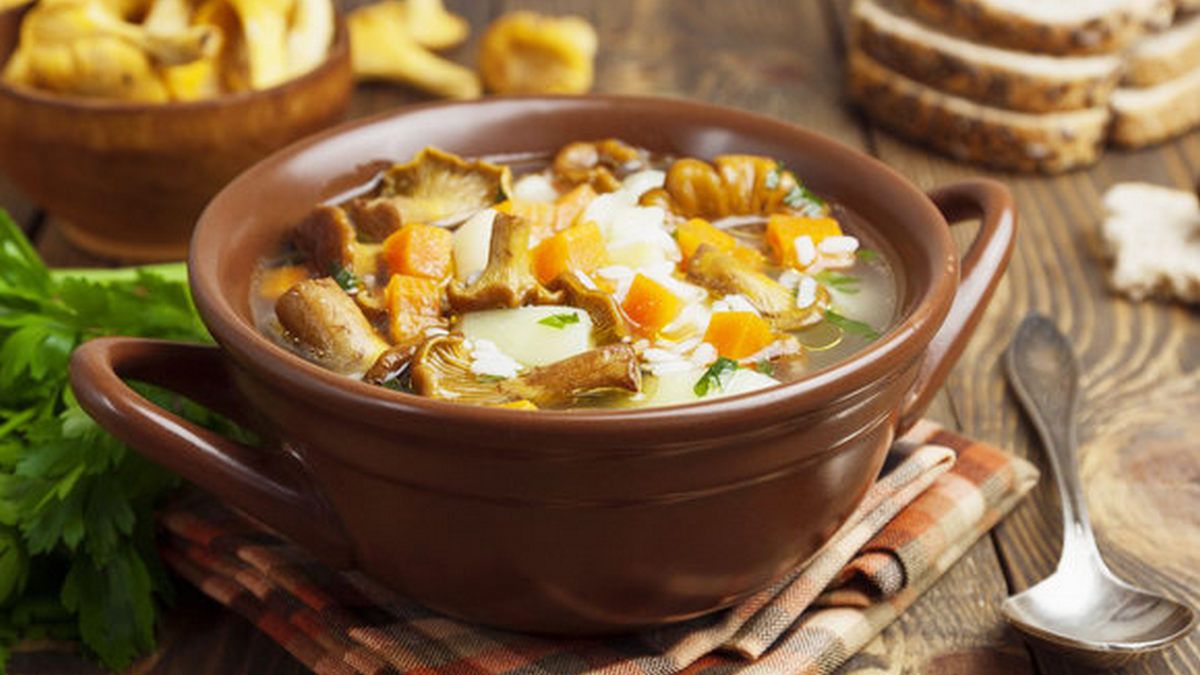 Прості та смачні рецепти: як приготувати суп з лісовими грибами