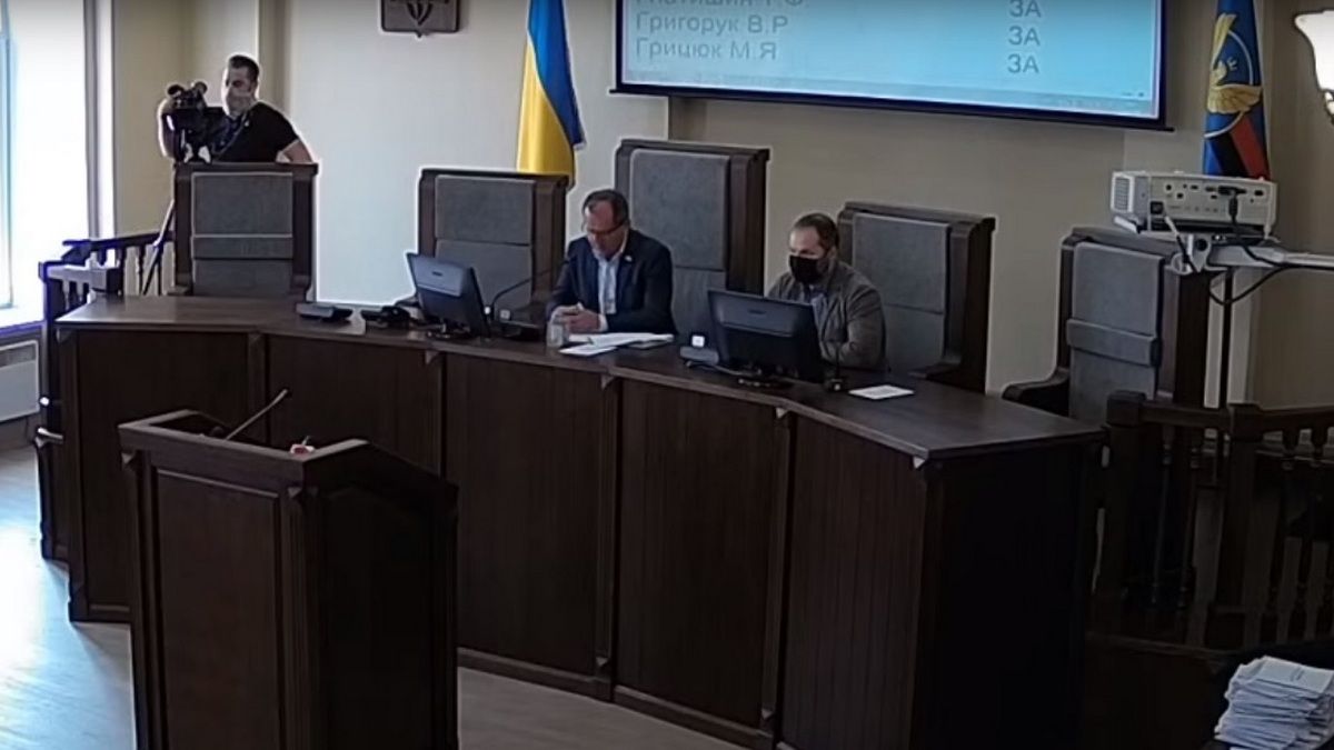 24 лютого на сесії в Коломиї вирішуватимуть долю кортів та ліцею №6