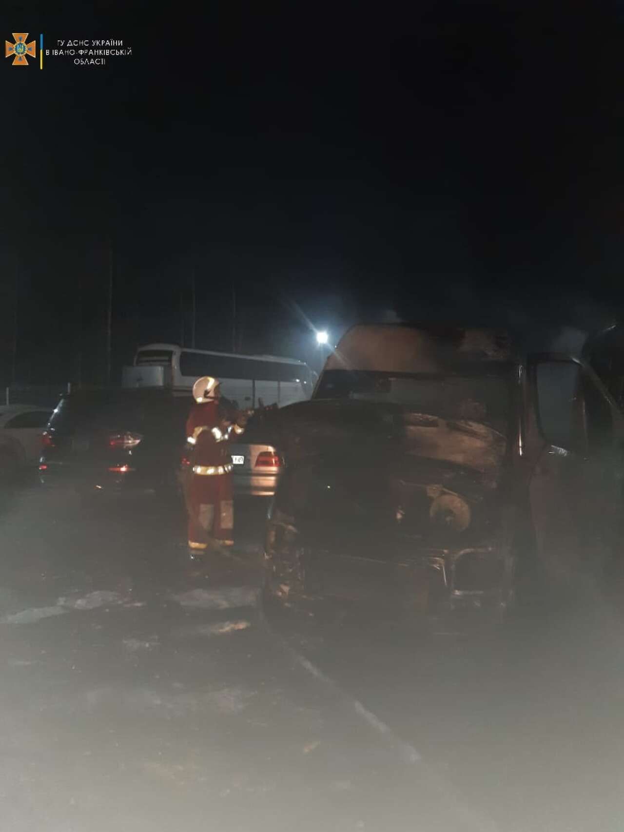 В селищі Богородчани горіли 3 Mercedes Sprinter