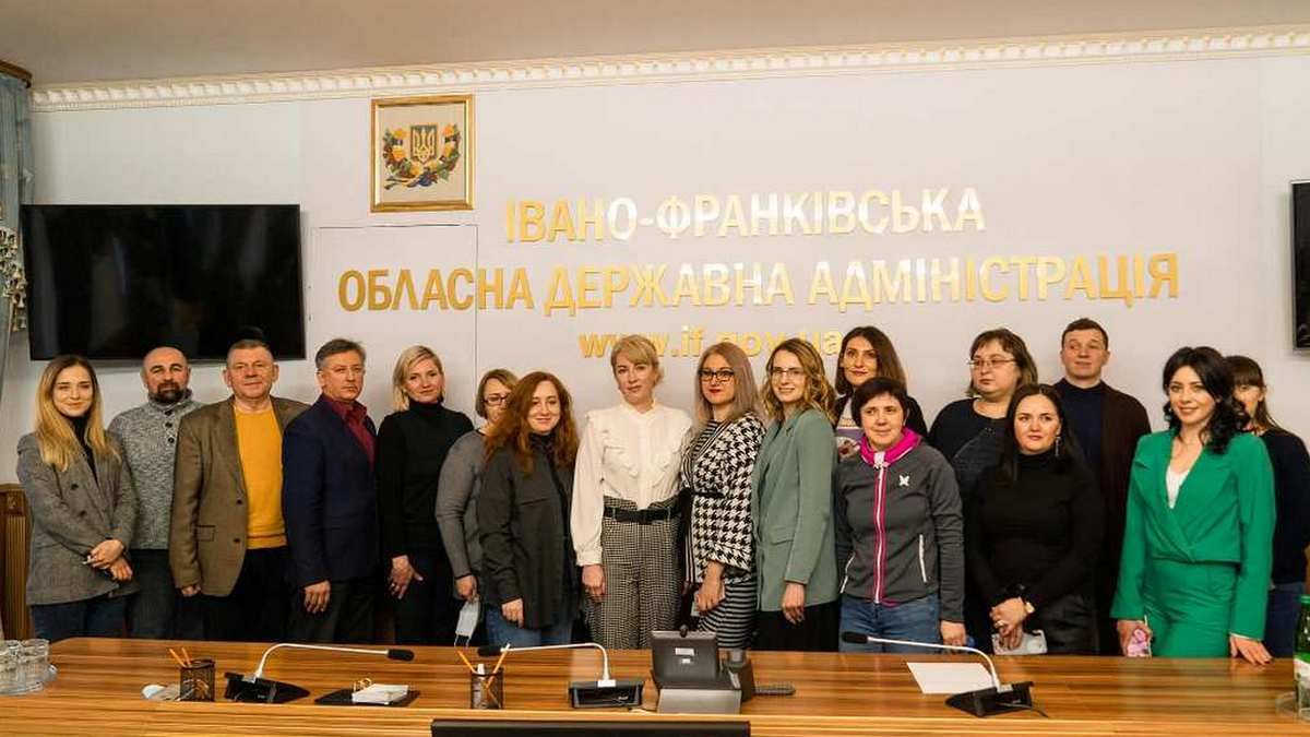 Побачити і переконатися: журналісти Донеччини відвідали Прикарпаття