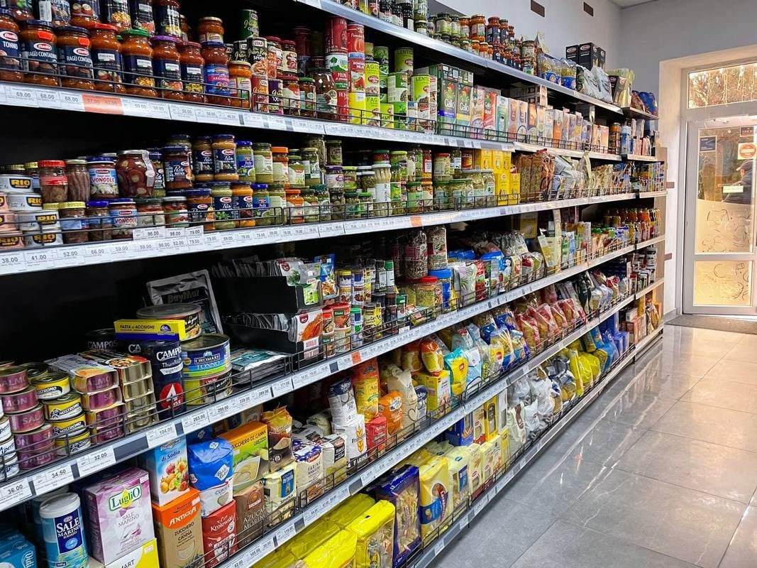 Чи вистачає продуктів у магазинах та на ринку Коломиї 3