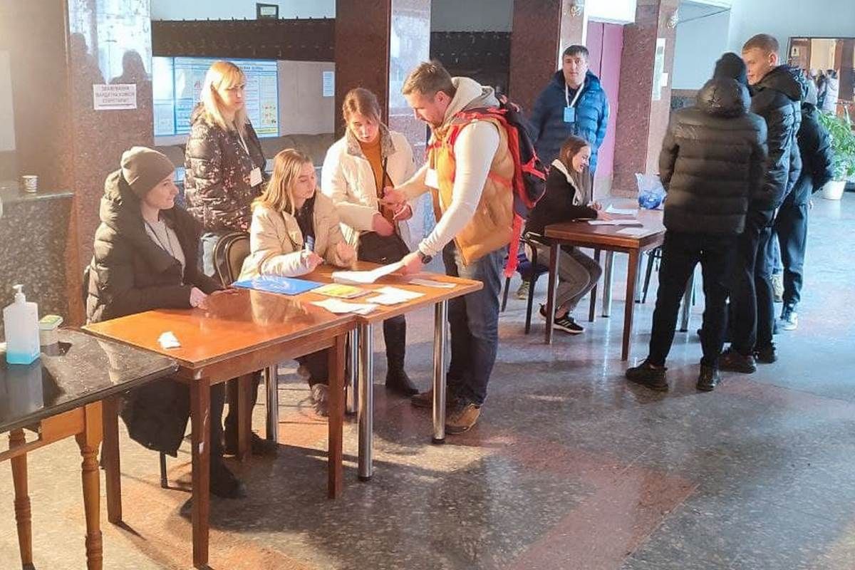 В Коломиї працюють волонтерські пункти допомоги військовим та переміщеним особам 2