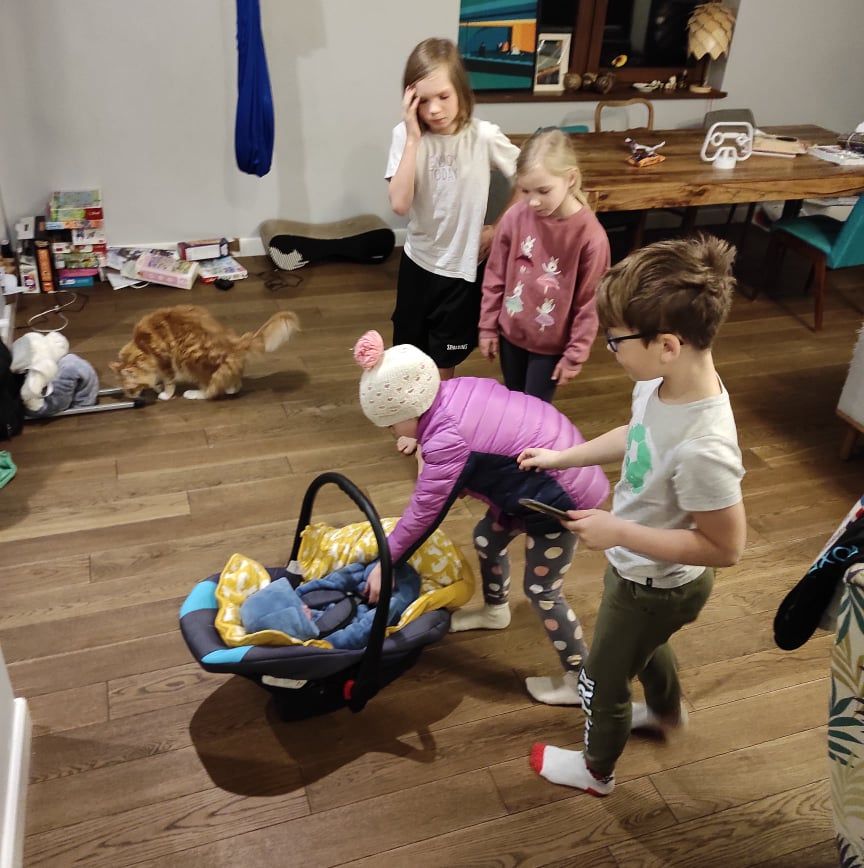 Привіт, Лука: історія франківської музикантки, що тікаючи від війни, народила третє дитя за кордоном 4