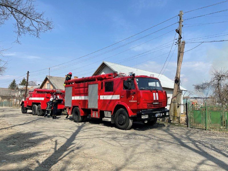 Забавляння з сірниками | у Коломиї спалахнув сарай 2
