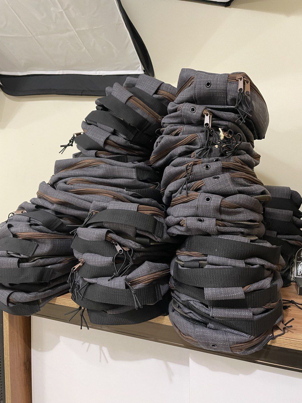 У Коломиї пошили першу сотню сумок для військових 1