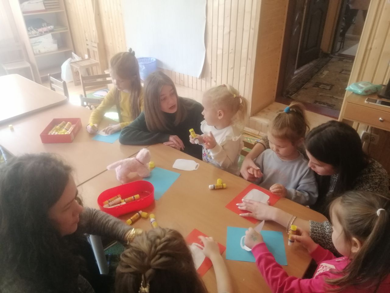 Щотижневі дитячі здибанки у дитцентрі "Радість" 3