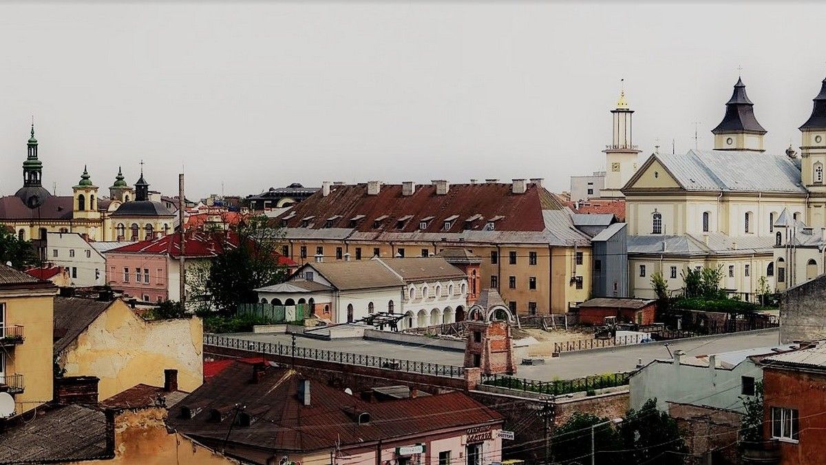 Окупанти завдали удару по аеропорту в Івано-Франківську