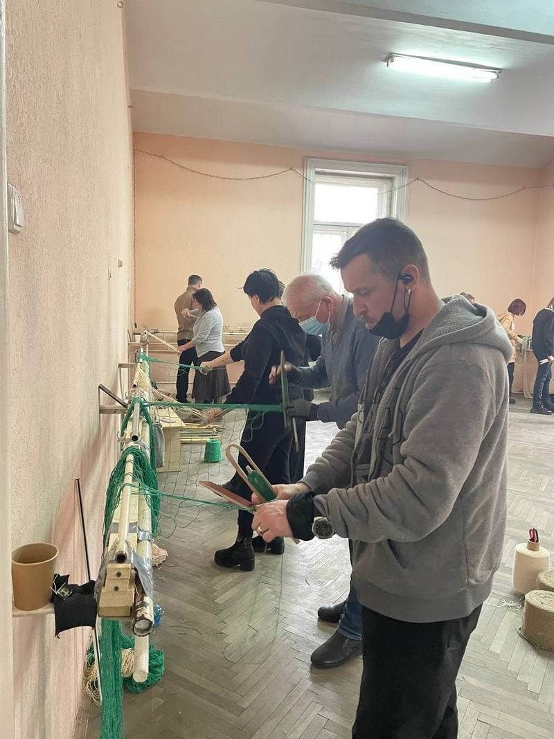 Допомагають чим можуть: у Народному домі кипить робота 5