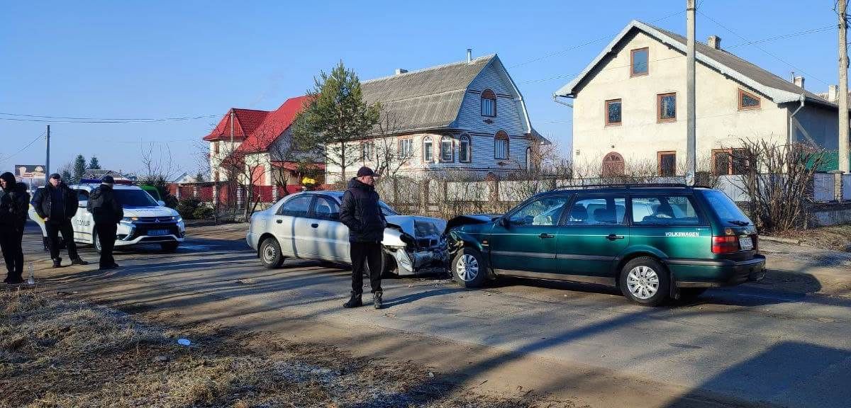 Ранкова ДТП у Коломиї: зіштовхнулись Daewoo та Volkswagen 2