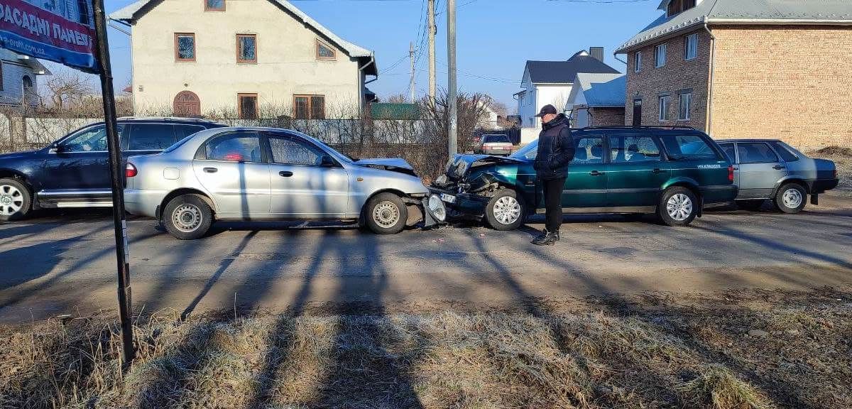 Ранкова ДТП у Коломиї: зіштовхнулись Daewoo та Volkswagen 3