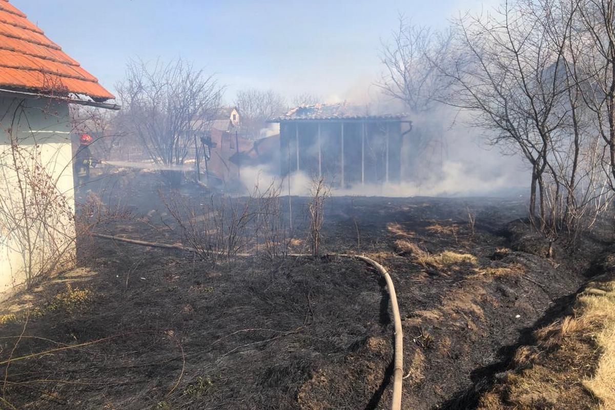 У двох садово-городніх господарствах Коломиї сталися пожежі 1