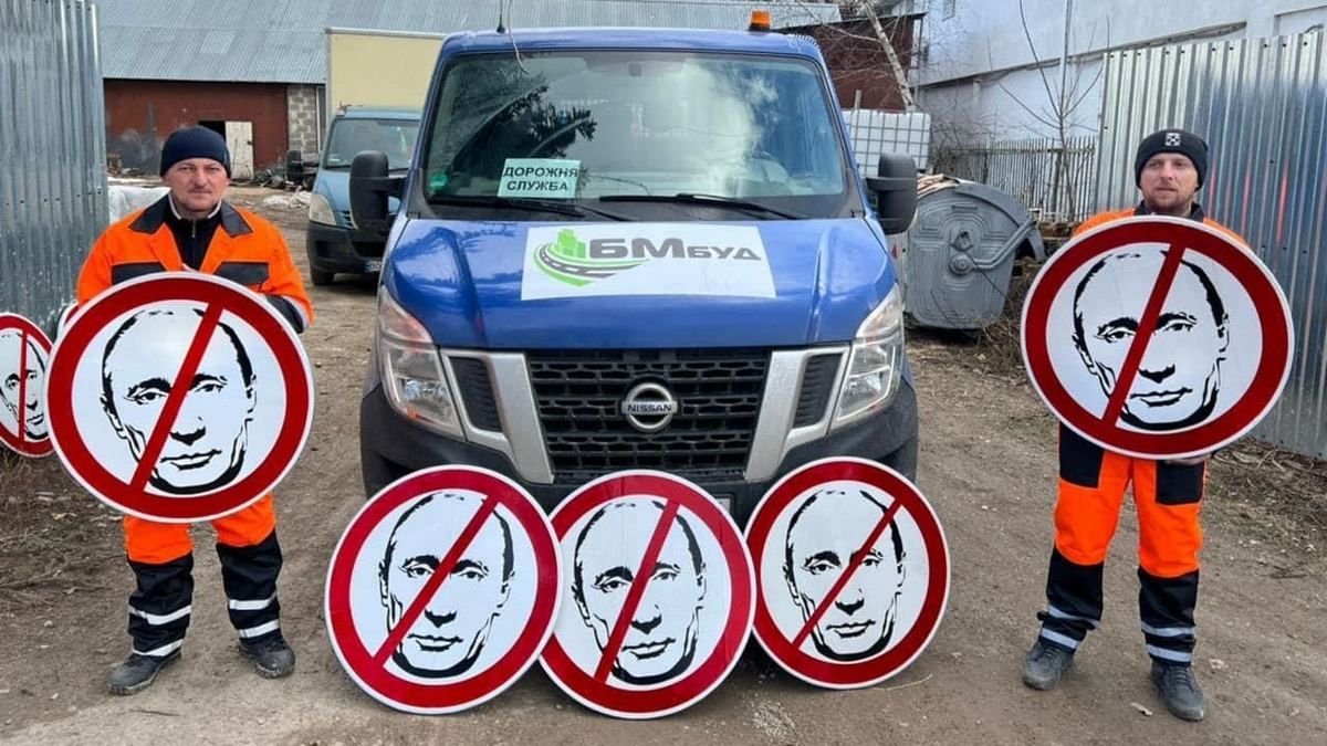 На дорогах України з`явилися нові знаки для путінських псів